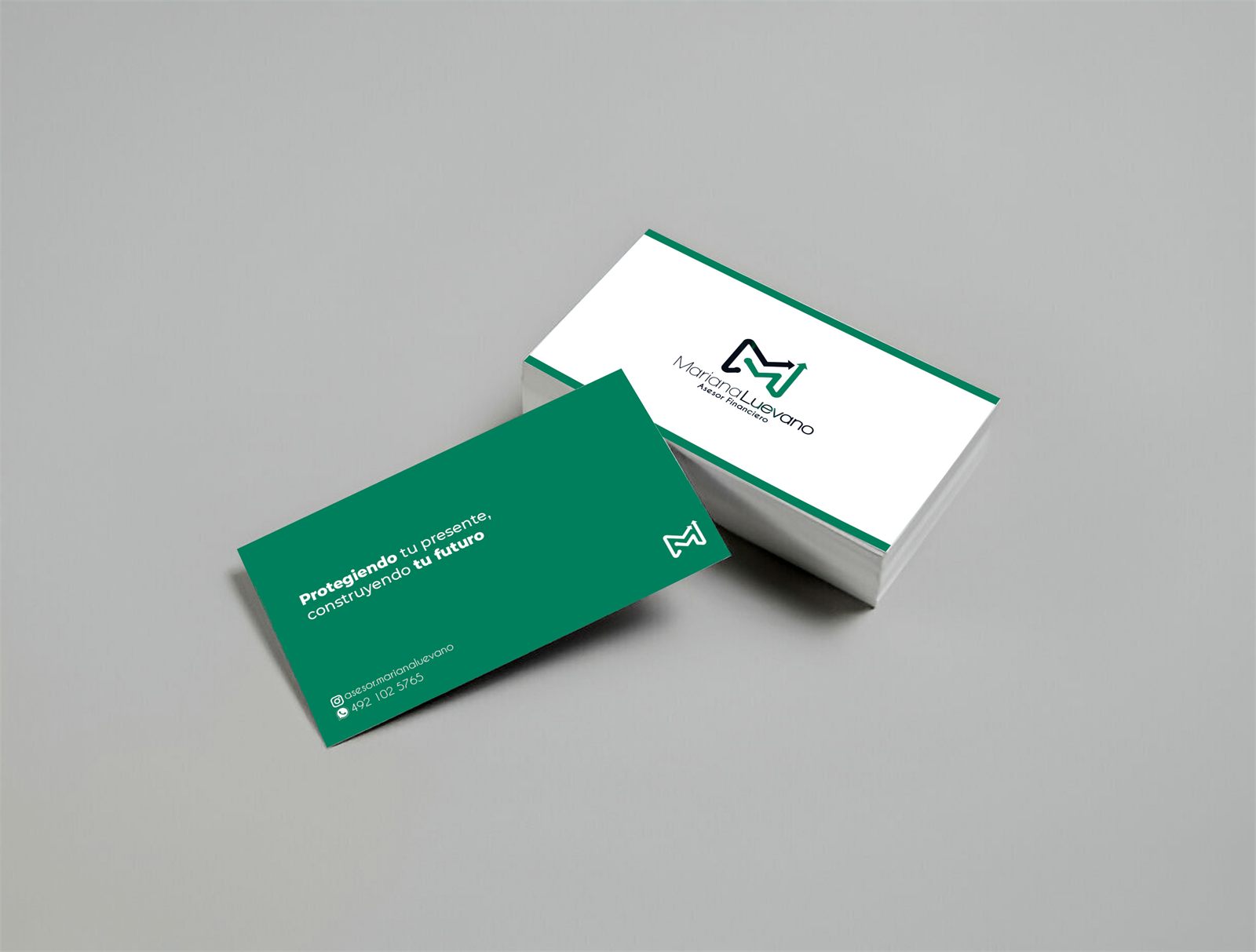 Tarjetas de presentación y logotipo de Mariana Luévano, asesora